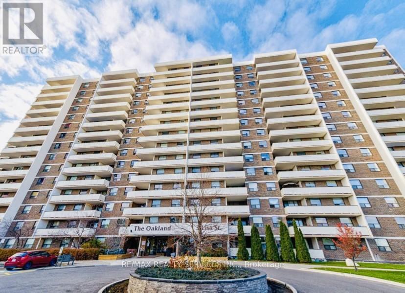 302 - 3 Lisa Street, Brampton, Ontario  L6T 4A2 - Photo 2 - W12338482