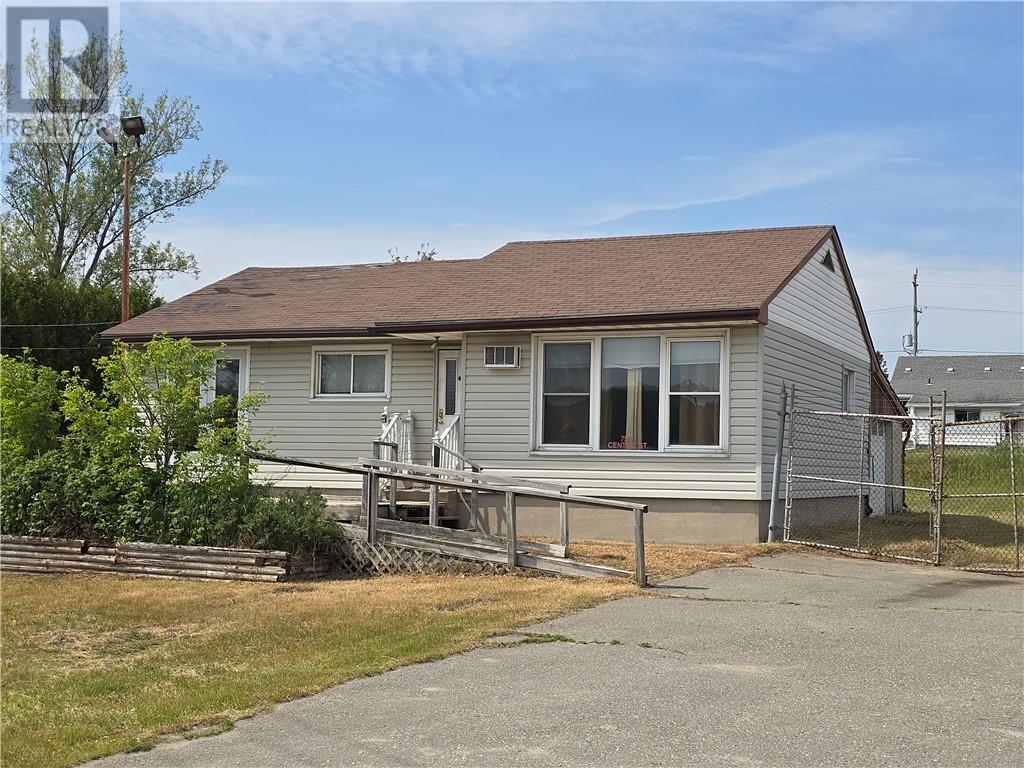 750 Centre Street, Espanola, Ontario  P5E 1J2 - Photo 1 - 2124100