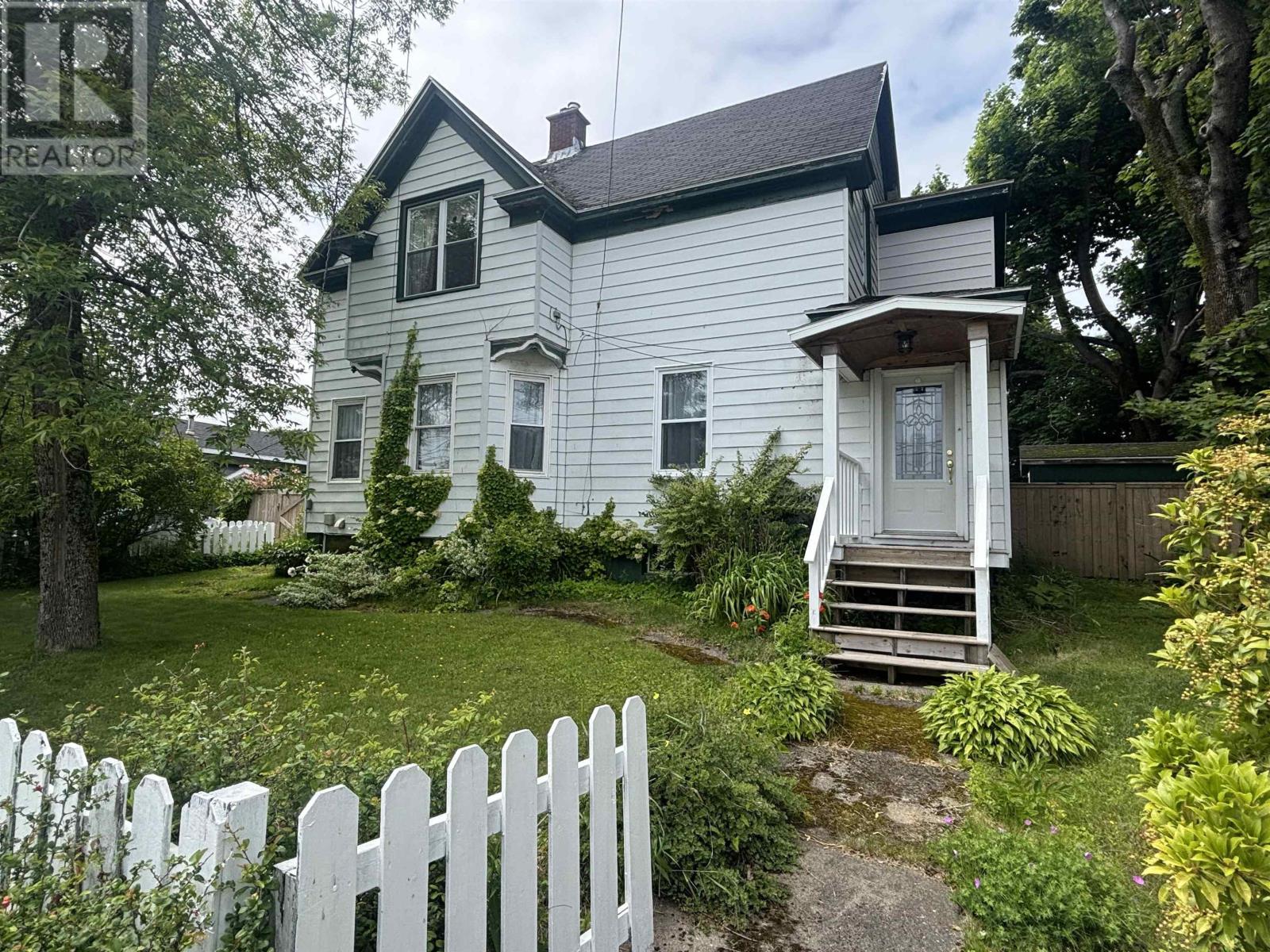260 York Street, Glace Bay, Nova Scotia  B1A 2M3 - Photo 3 - 202516699