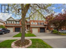 32 MUGFORD ROAD, Aurora, Ontario