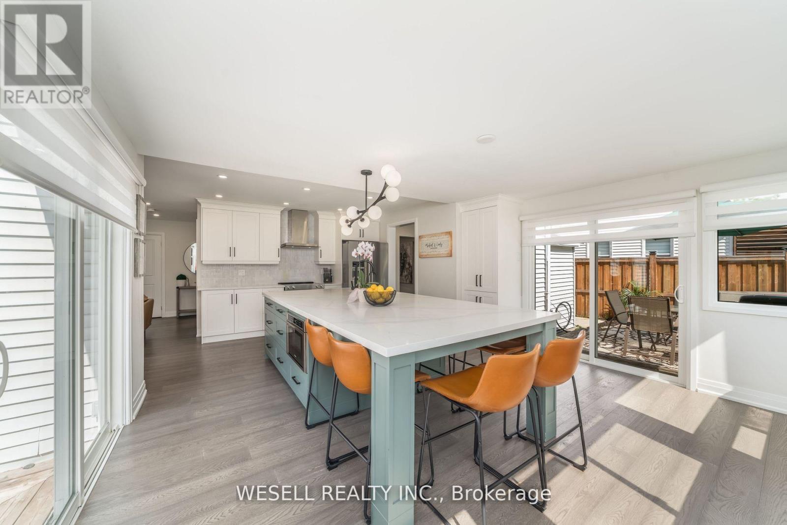 1879 Ashwood Avenue, Innisfil, Ontario  L9S 1W1 - Photo 11 - N12338794