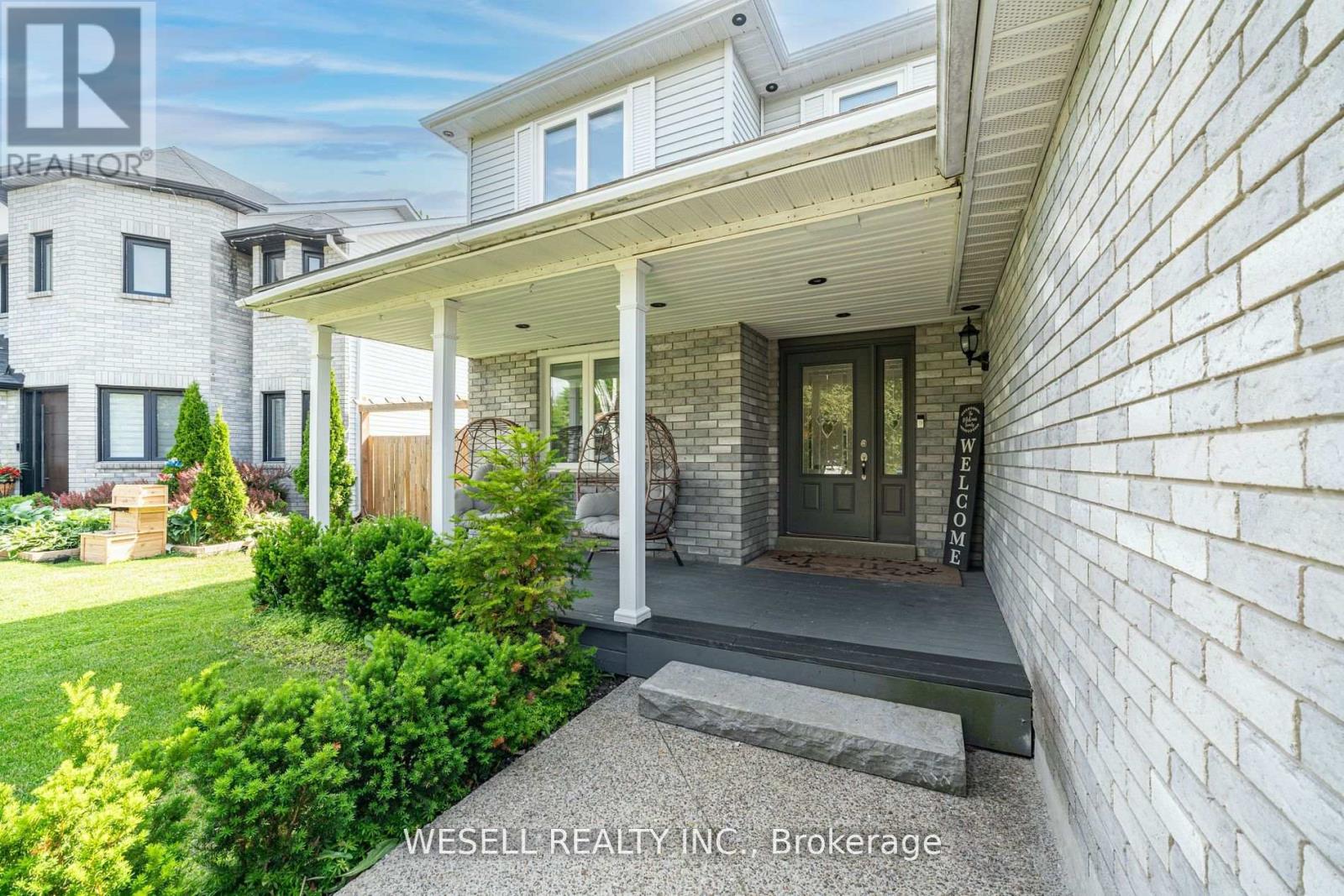 1879 Ashwood Avenue, Innisfil, Ontario  L9S 1W1 - Photo 3 - N12338794