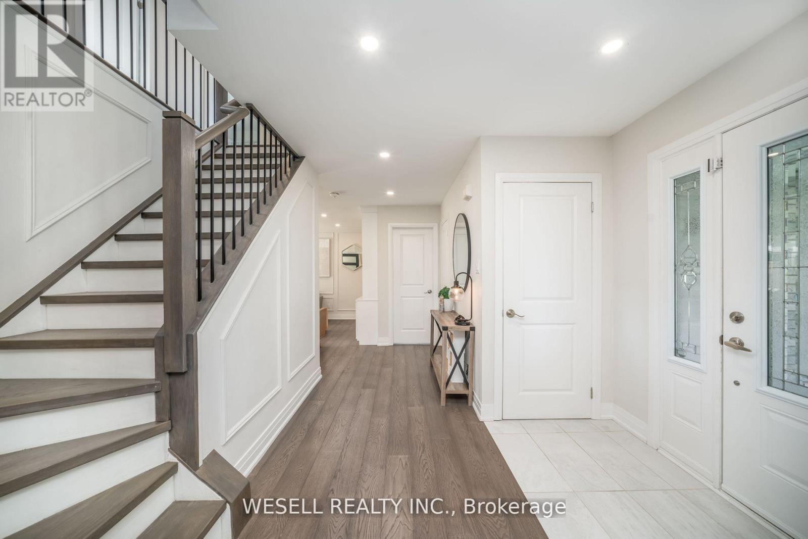 1879 Ashwood Avenue, Innisfil, Ontario  L9S 1W1 - Photo 6 - N12338794