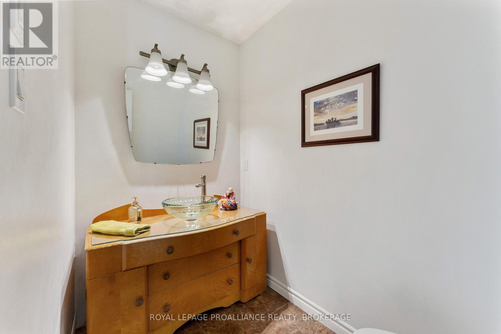 80 Limeridge Drive, Kingston, Ontario  K7K 6L8 - Photo 6 - X12338838