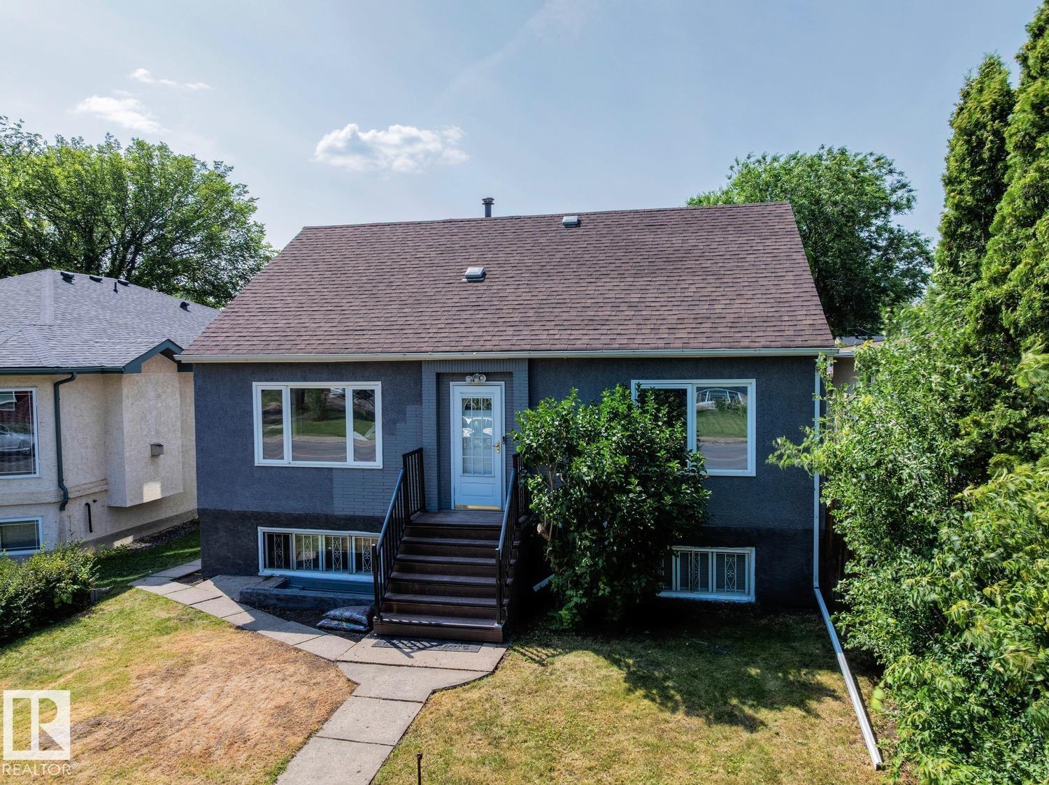 Property at 10208 79 ST NW image 2