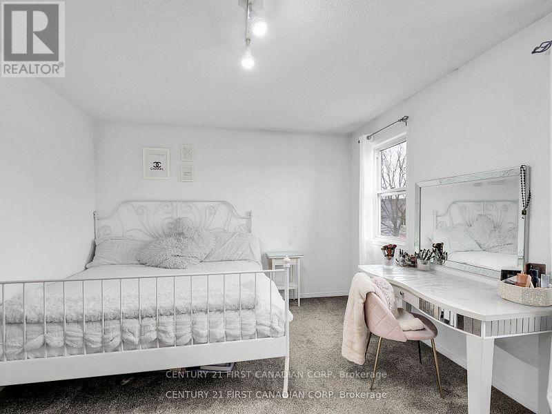 132 Sandy Street, London South, Ontario  N5Z 2C7 - Photo 17 - X12338865