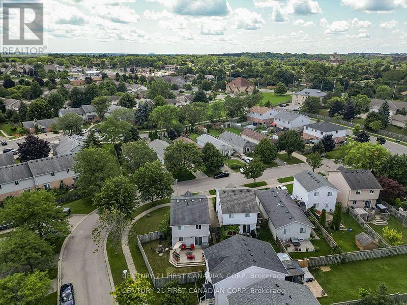 132 Sandy Street, London South, Ontario  N5Z 2C7 - Photo 6 - X12338865