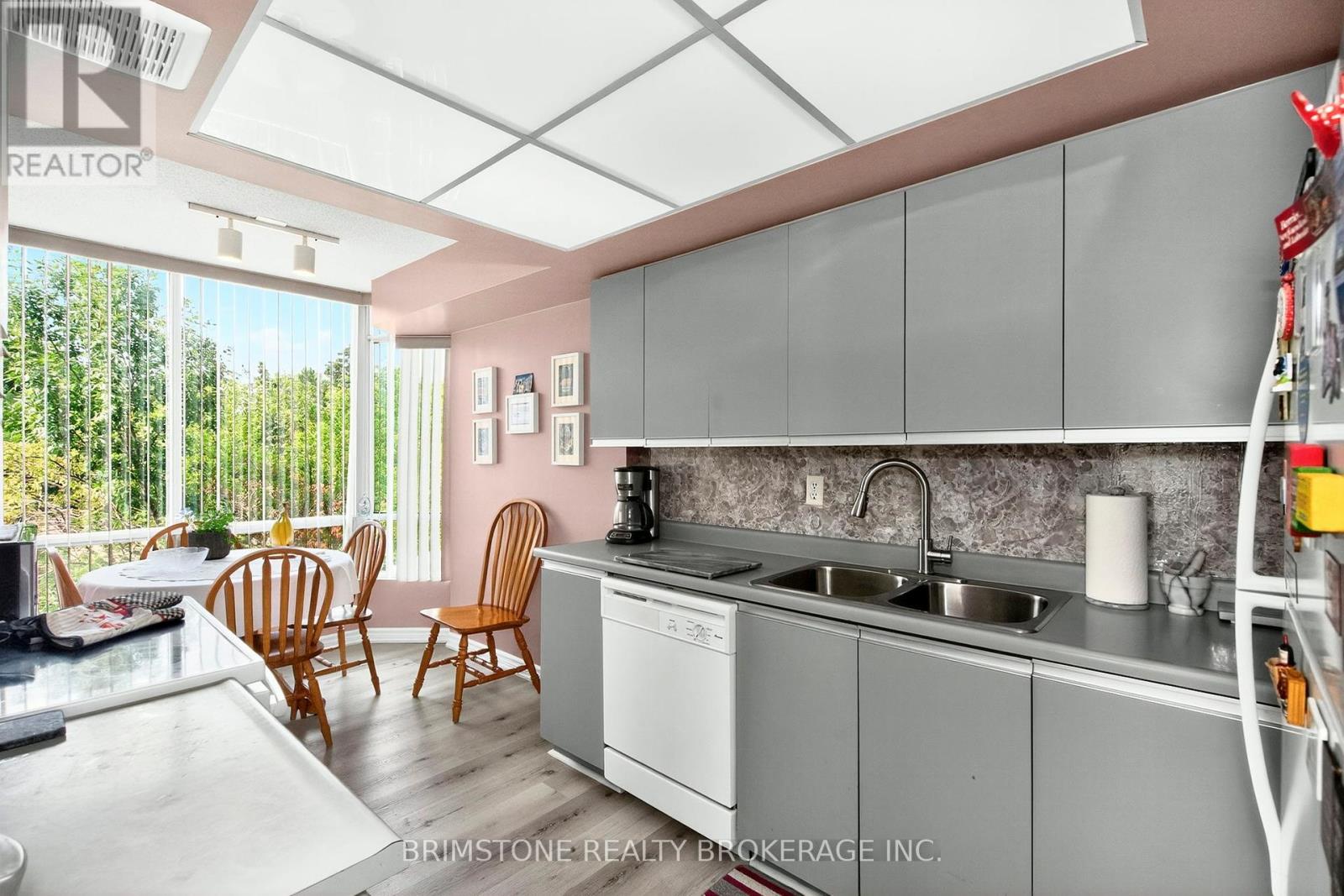 202 - 26 Hanover Road, Brampton (Queen Street Corridor), Ontario  L6S 4T2 - Photo 11 - W12338756