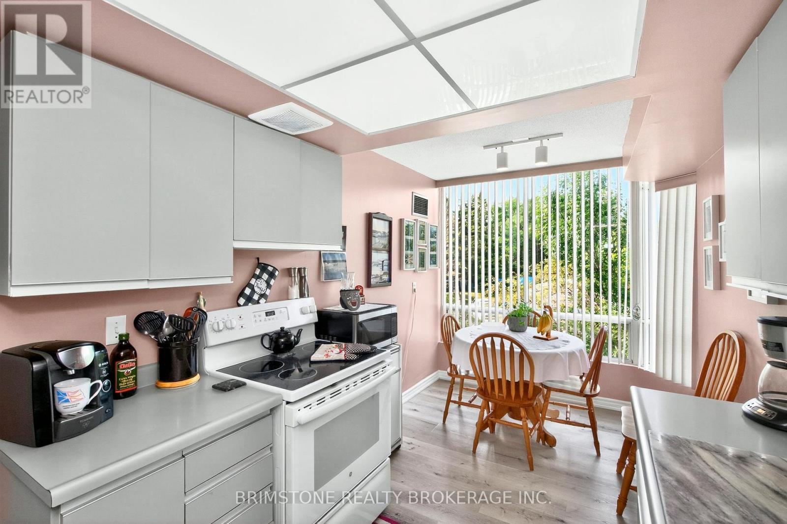 202 - 26 Hanover Road, Brampton (Queen Street Corridor), Ontario  L6S 4T2 - Photo 13 - W12338756