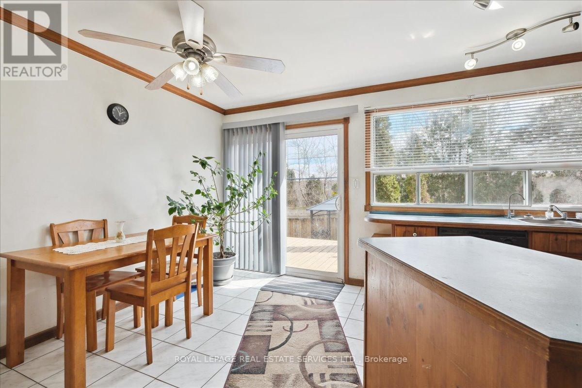 14 Germorda Drive, Oakville (Cp College Park), Ontario  L6H 1A8 - Photo 11 - W12338774