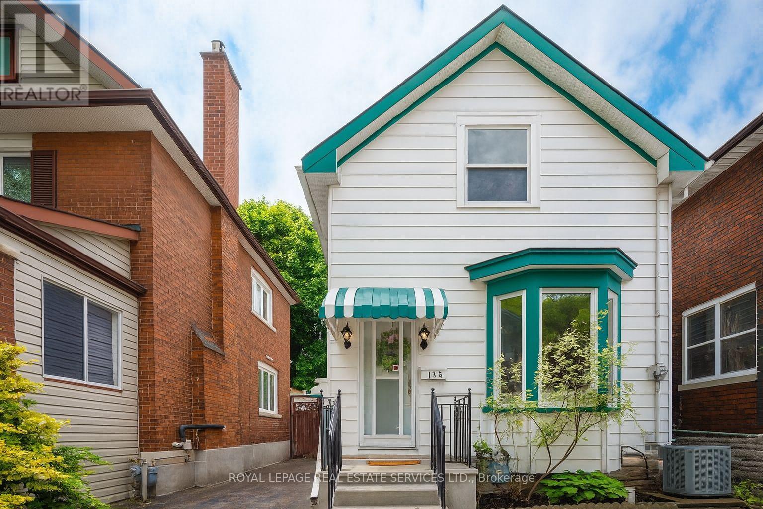 Property at 135 BERNICE CRESCENT image 2