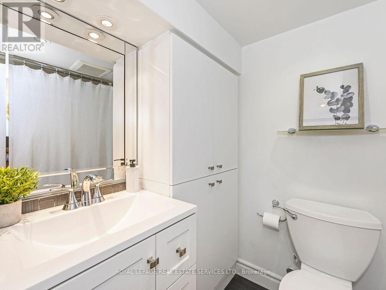135 Bernice Crescent, Toronto, Ontario  M6N 1X3 - Photo 28 - W12338783