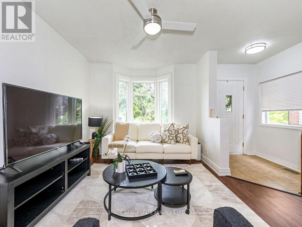 135 Bernice Crescent, Toronto, Ontario  M6N 1X3 - Photo 7 - W12338783