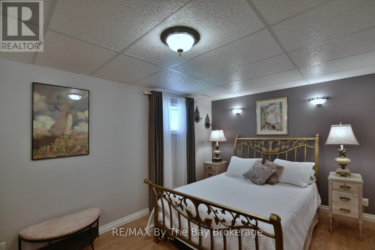 41 Evergreen Crescent, Wasaga Beach, Ontario  L9Z 1B6 - Photo 34 - S12338863