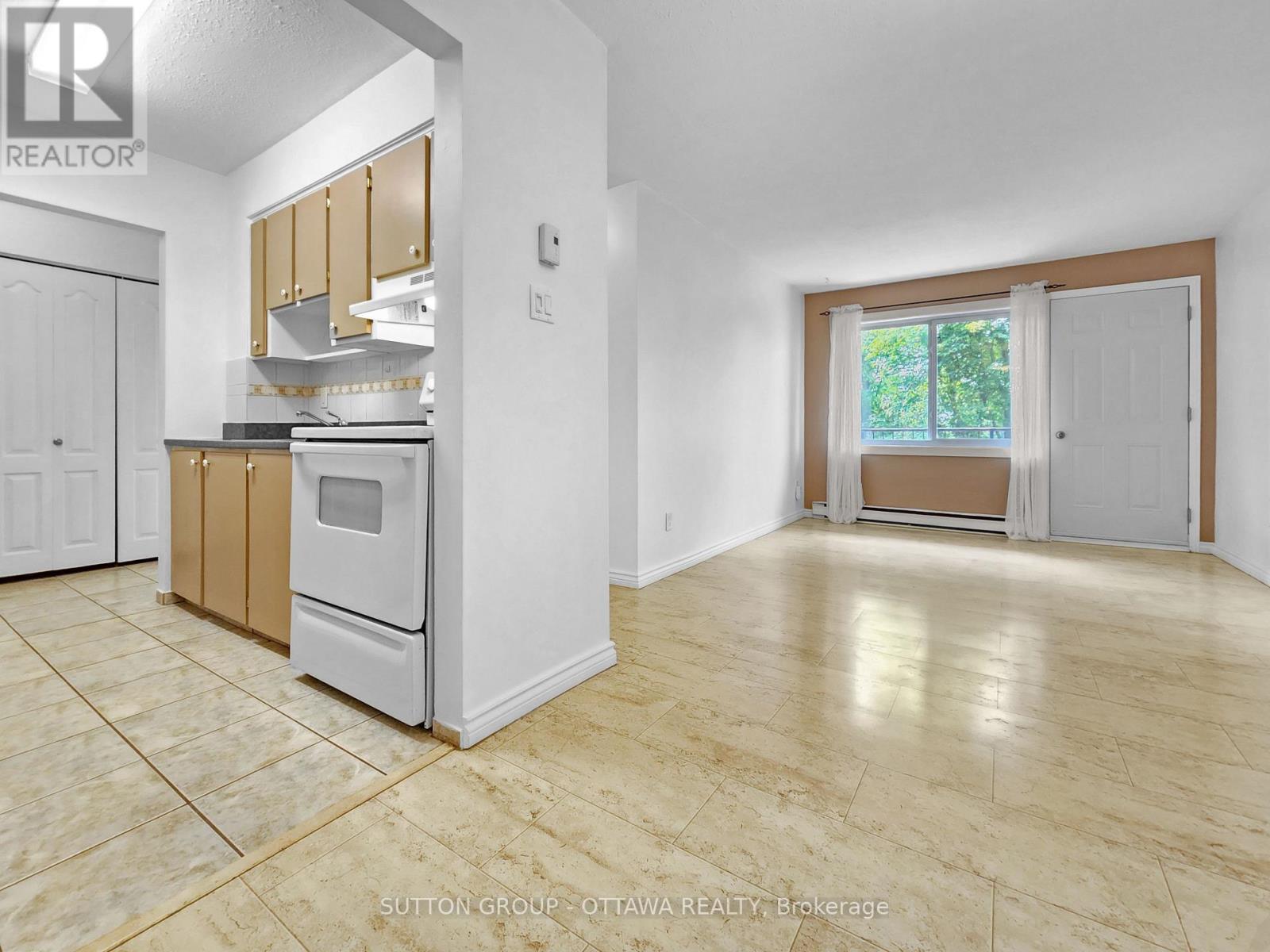 202a - 2044 Arrowsmith Drive, Ottawa, Ontario  K1J 7V8 - Photo 14 - X12338309