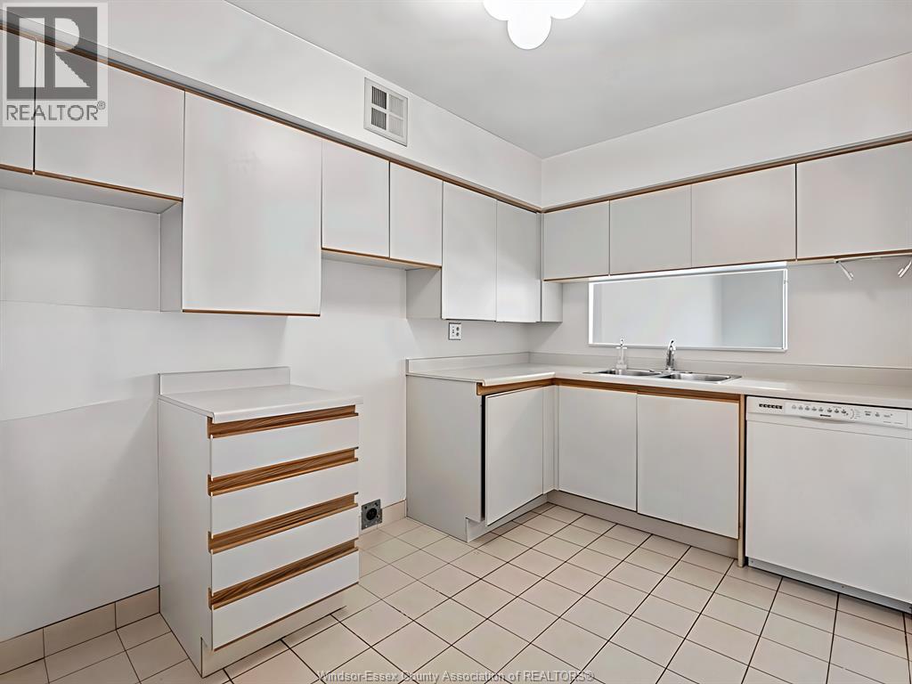 75 Riverside Drive East Unit# 1810, Windsor, Ontario  N9A 7C4 - Photo 6 - 25020403