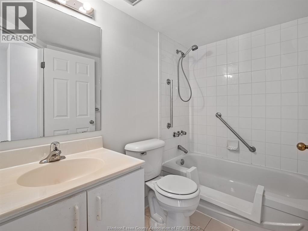75 Riverside Drive East Unit# 1810, Windsor, Ontario  N9A 7C4 - Photo 21 - 25020403
