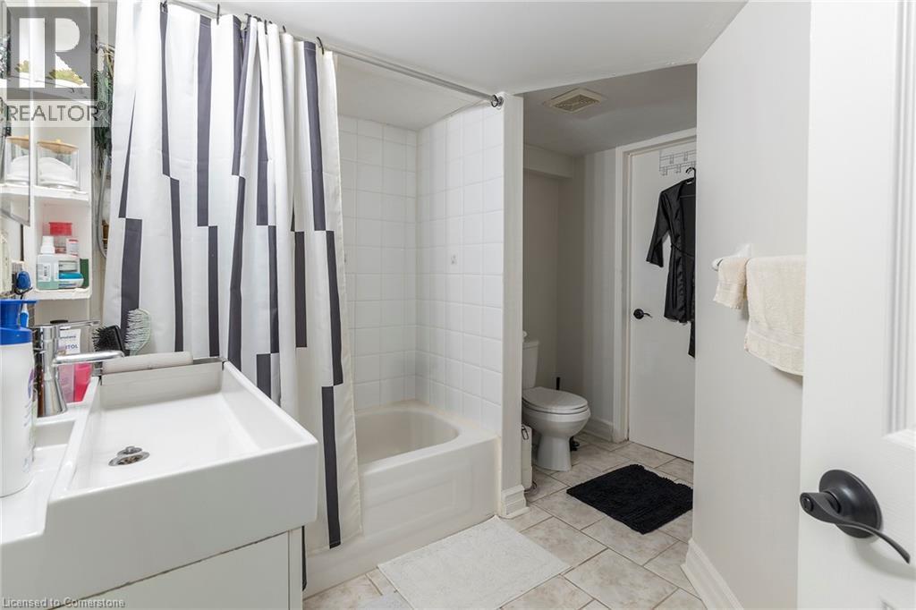 3770 Forest Bluff Crescent, Mississauga, Ontario  L5N 7T8 - Photo 32 - 40752456