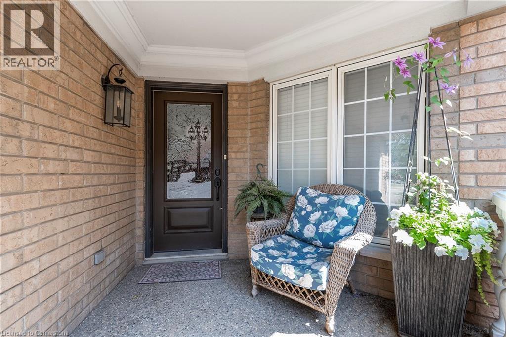 3770 Forest Bluff Crescent, Mississauga, Ontario  L5N 7T8 - Photo 4 - 40752456