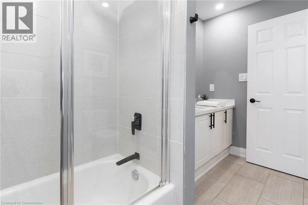 3770 Forest Bluff Crescent, Mississauga, Ontario  L5N 7T8 - Photo 26 - 40752456