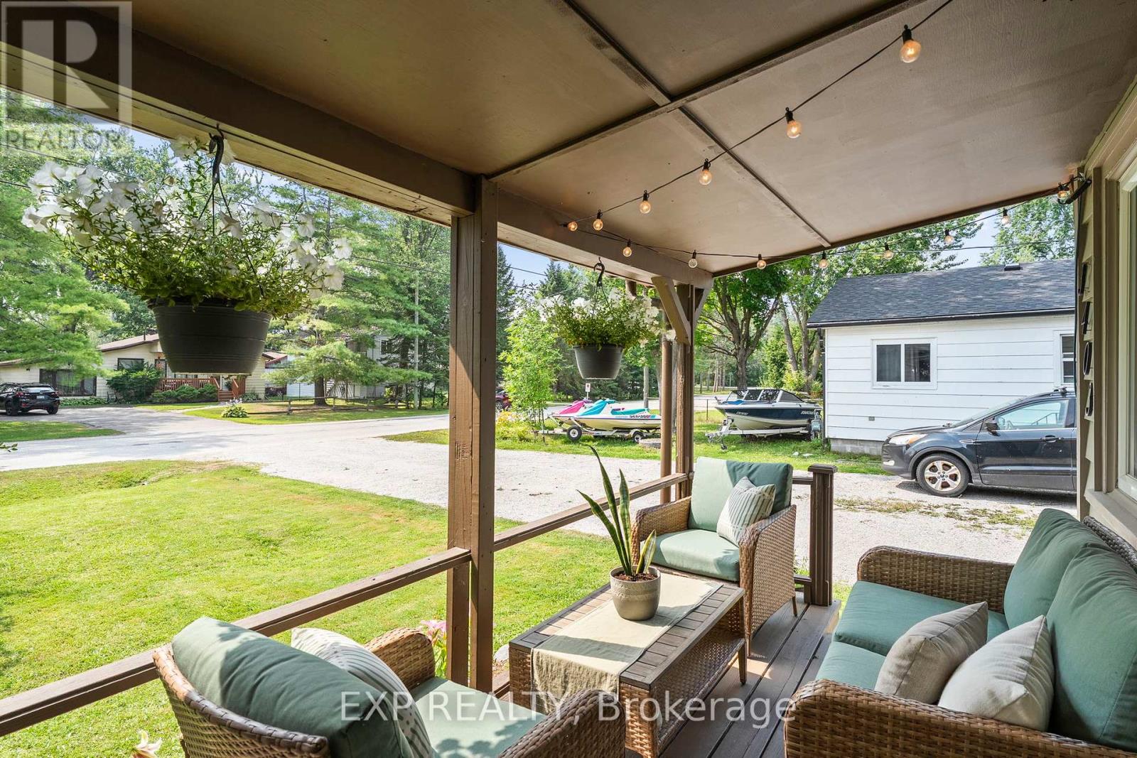 Property at 3403 BEACHVIEW AVENUE image 4