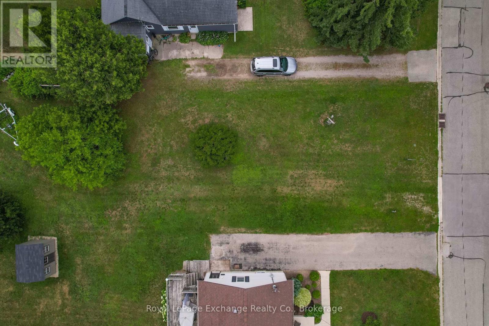 395 Elgin Street, Kincardine, Ontario  N2Z 2V7 - Photo 2 - X12146218