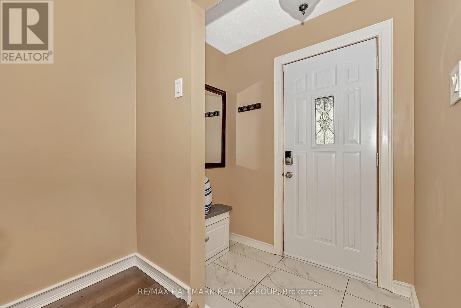 Property at 16 HAWLEY CRESCENT image 2