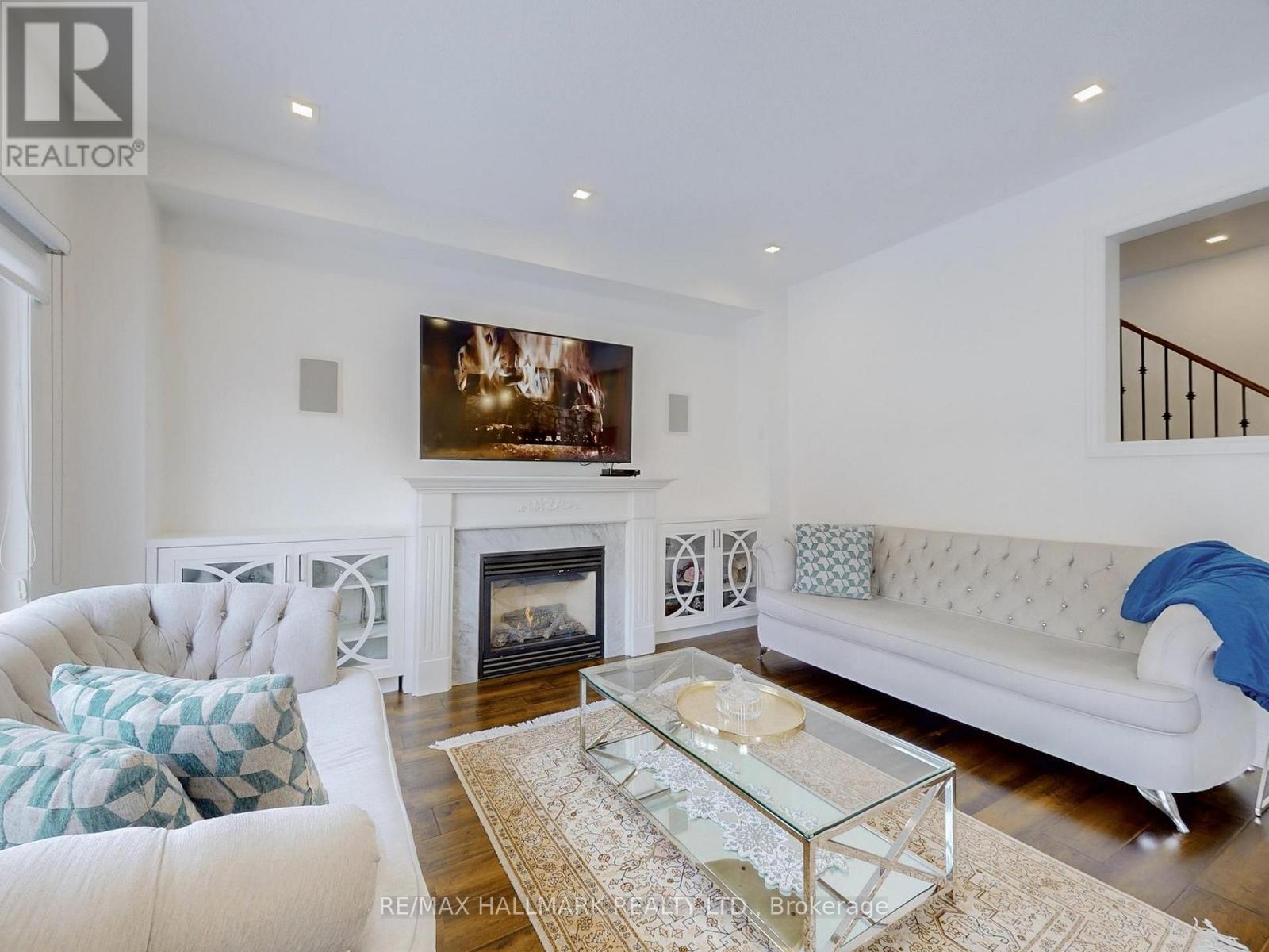 Property at 18 YARDEN DRIVE image 2
