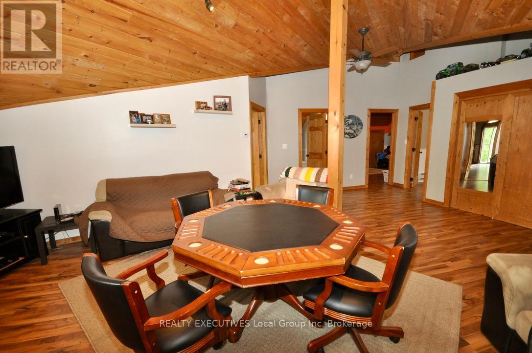 1893 Jocko Point Road, North Bay, Ontario P2B 8G5 - Photo 17 - X12338894