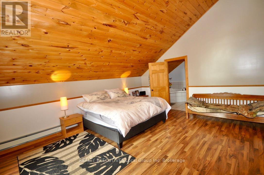 1893 Jocko Point Road, North Bay, Ontario P2B 8G5 - Photo 19 - X12338894