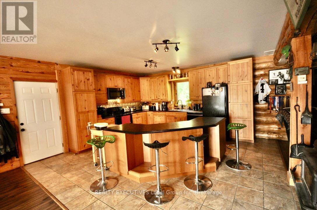 1893 Jocko Point Road, North Bay, Ontario P2B 8G5 - Photo 5 - X12338894