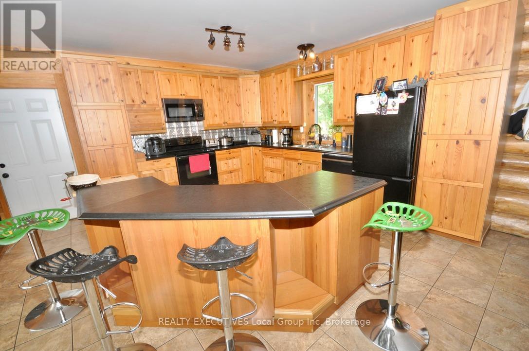 1893 Jocko Point Road, North Bay, Ontario P2B 8G5 - Photo 8 - X12338894