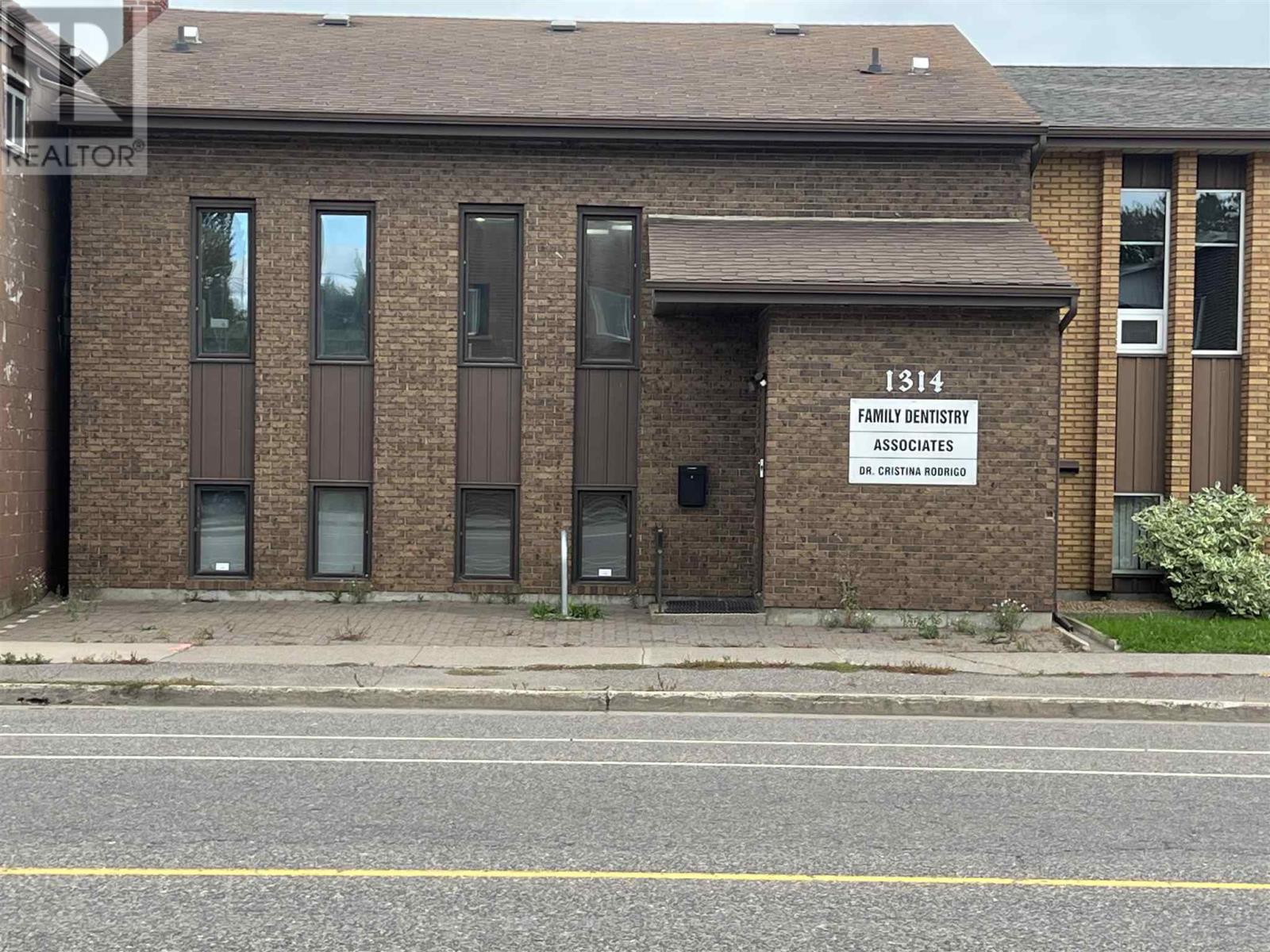 1314 Victoria Ave, Thunder Bay, Ontario  P7C 1C2 - Photo 2 - TB252482