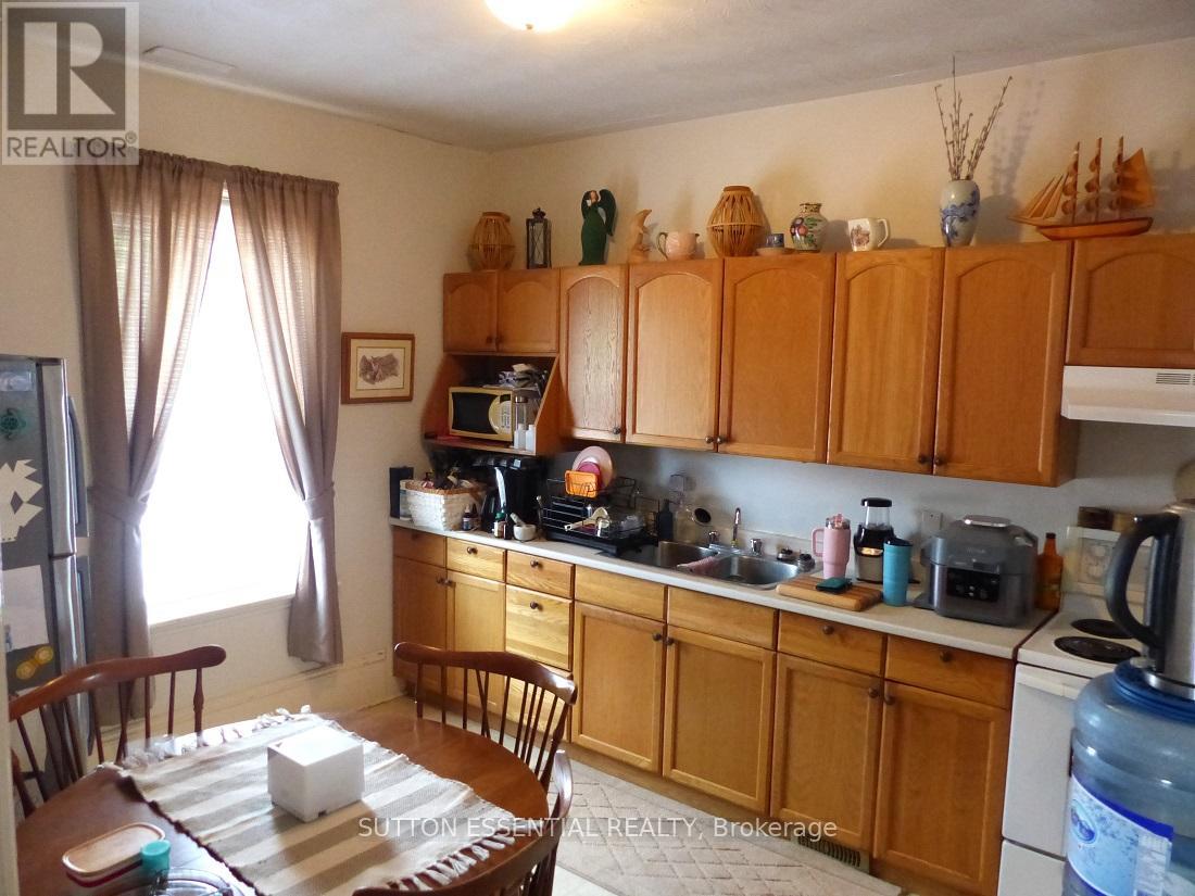 71 Russell Street E, Smiths Falls, Ontario  K7A 1G5 - Photo 10 - X12338904