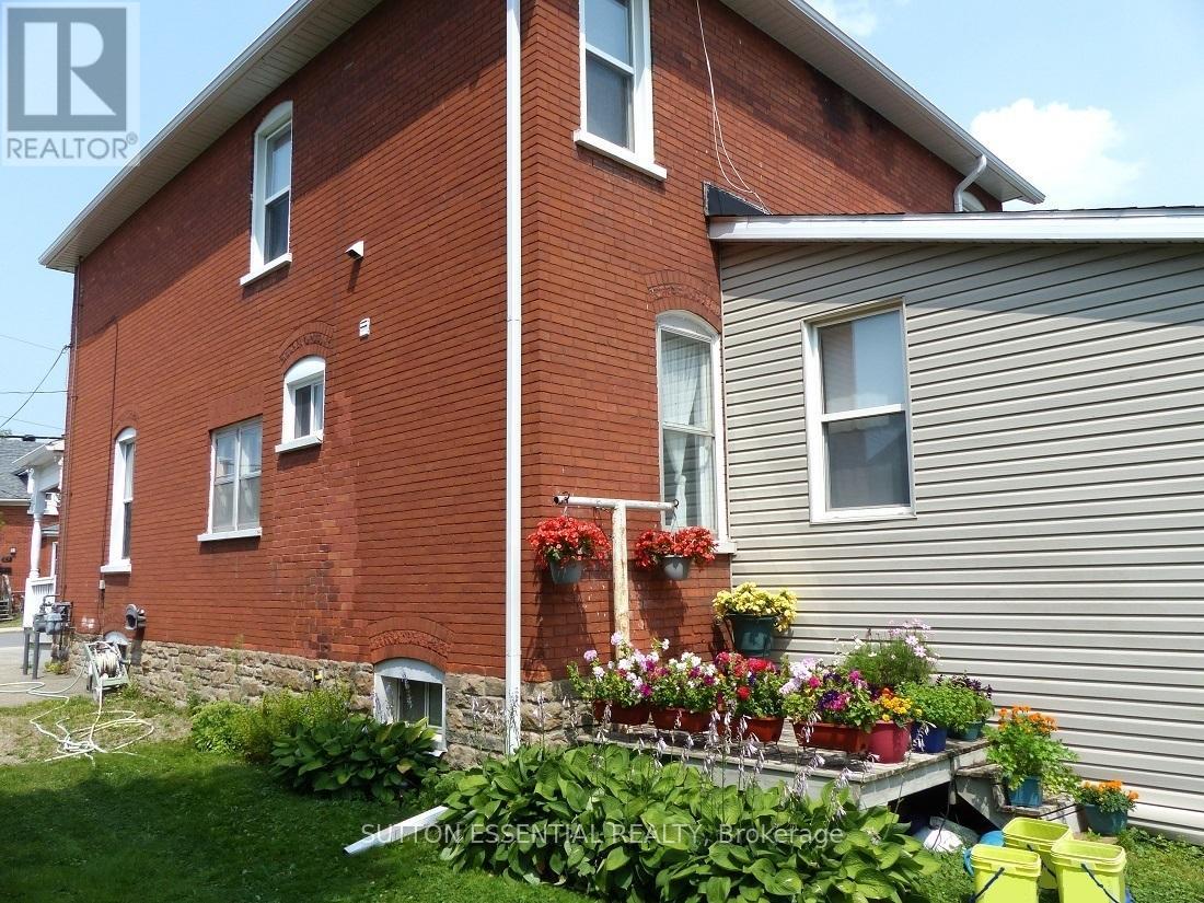 Property at 71 RUSSELL STREET E image 5