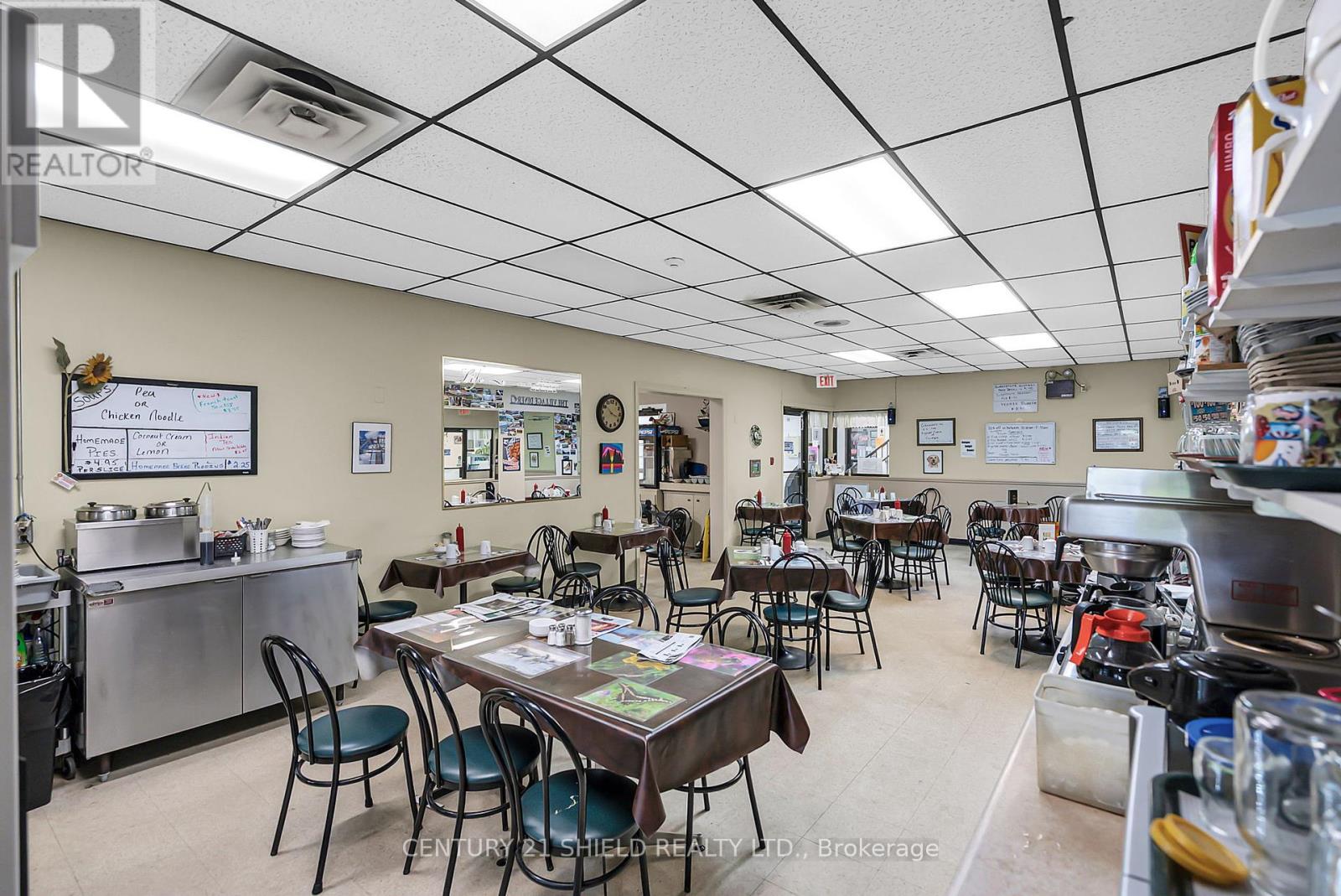 120 Tollgate Street W, Cornwall, Ontario  K6J 5M3 - Photo 8 - X12338982
