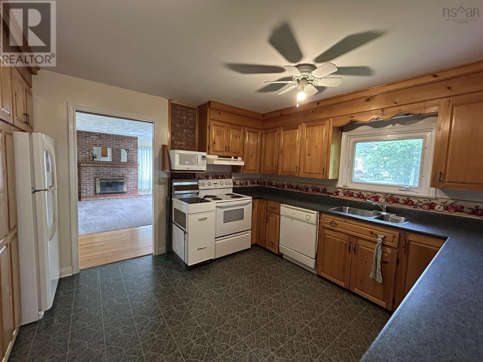 165 Avon Street, Hants Border, Nova Scotia  B0P 1P0 - Photo 33 - 202514607