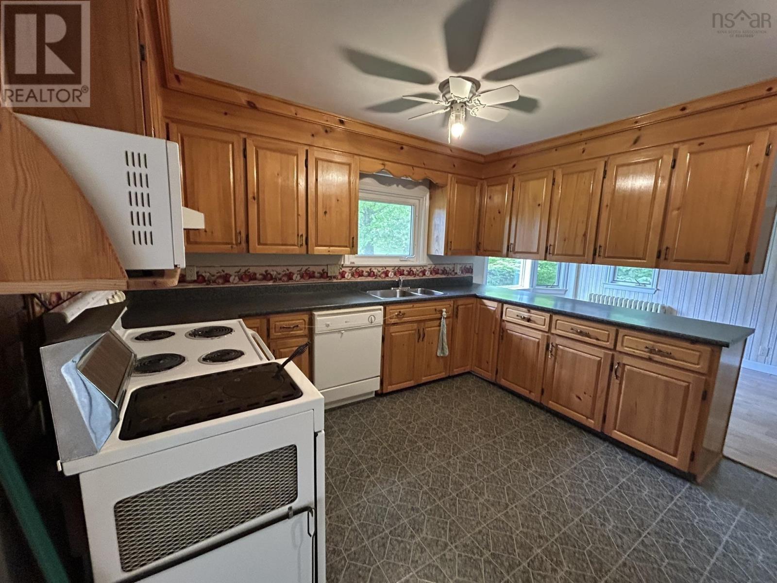 165 Avon Street, Hants Border, Nova Scotia  B0P 1P0 - Photo 32 - 202514607