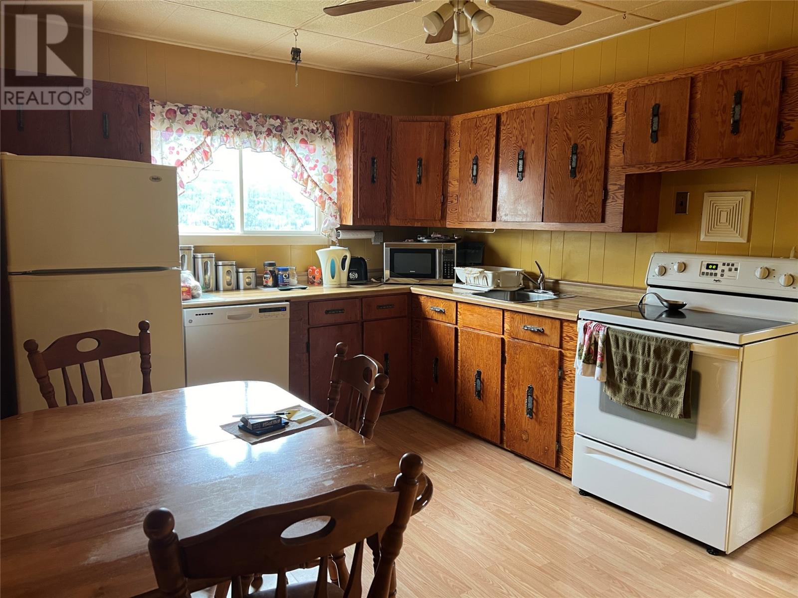 27 Center Street, Baie Verte, Newfoundland & Labrador  A0K 1B0 - Photo 3 - 1289089