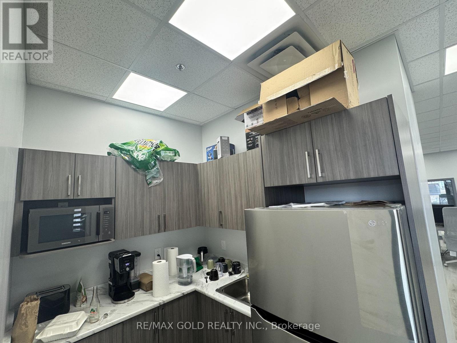 9 - 1241 Strasburg Road, Kitchener, Ontario  N2R 1S6 - Photo 20 - X12260783