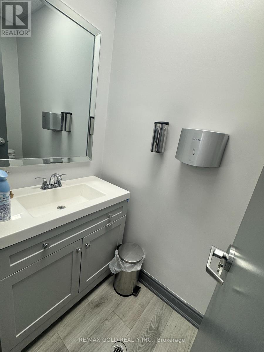 9 - 1241 Strasburg Road, Kitchener, Ontario  N2R 1S6 - Photo 24 - X12260783