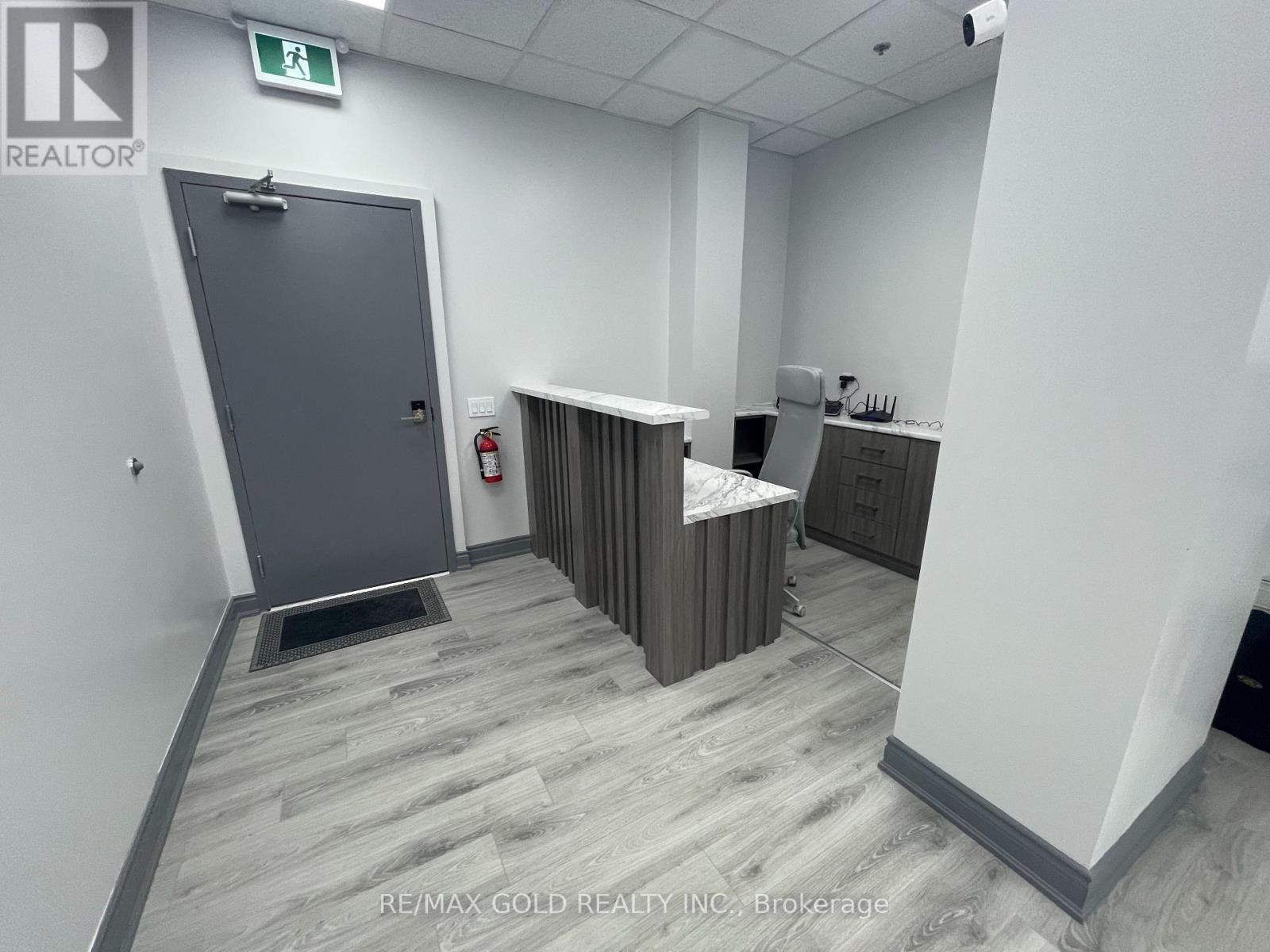 9 - 1241 Strasburg Road, Kitchener, Ontario  N2R 1S6 - Photo 11 - X12260783