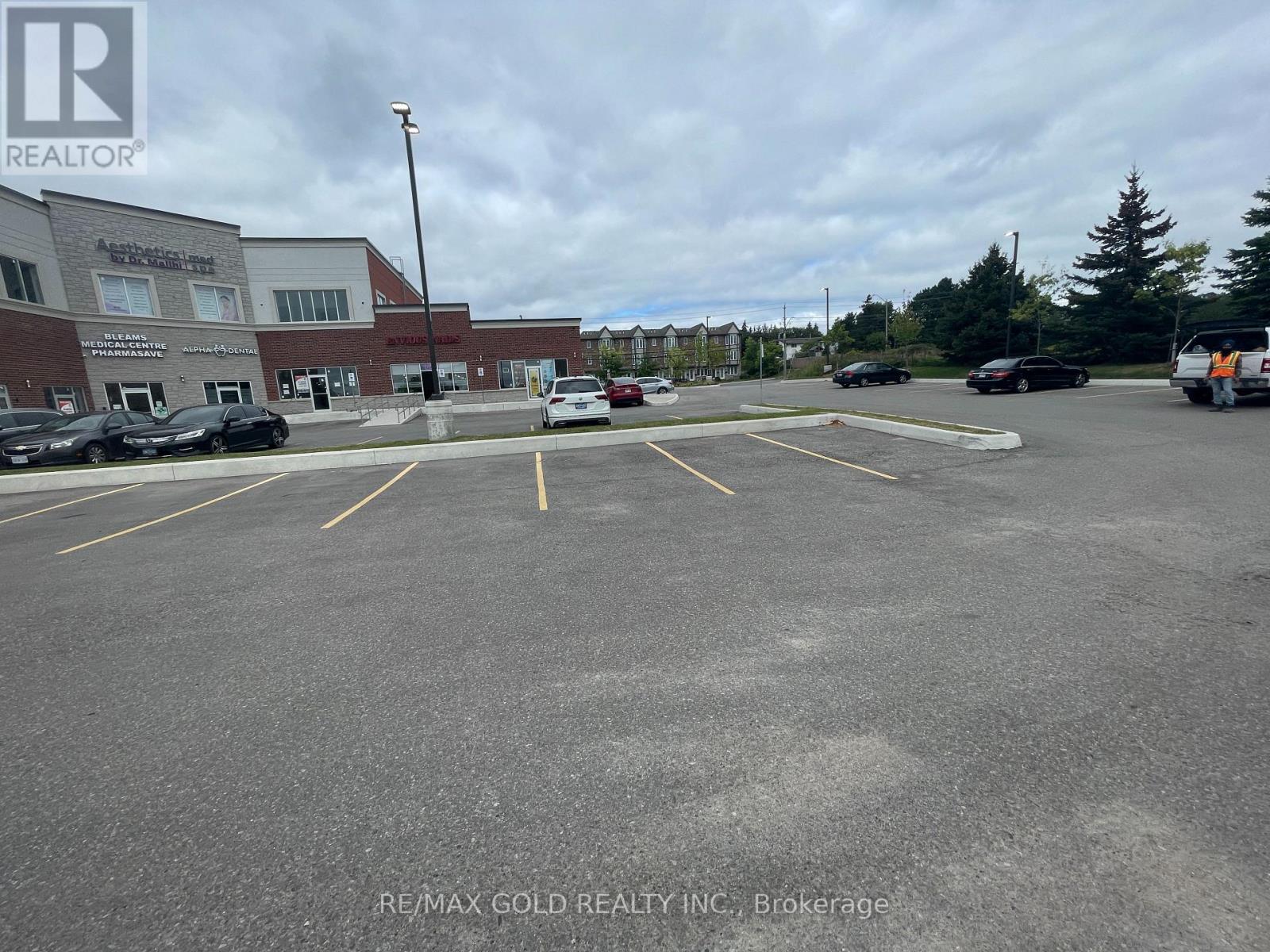 9 - 1241 Strasburg Road, Kitchener, Ontario  N2R 1S6 - Photo 3 - X12260783