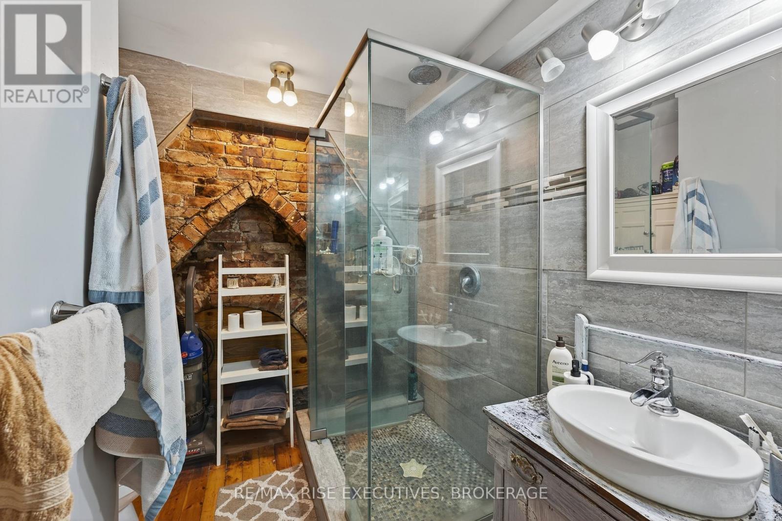 160 King Street E, Kingston, Ontario  K7L 3A2 - Photo 37 - X12339071