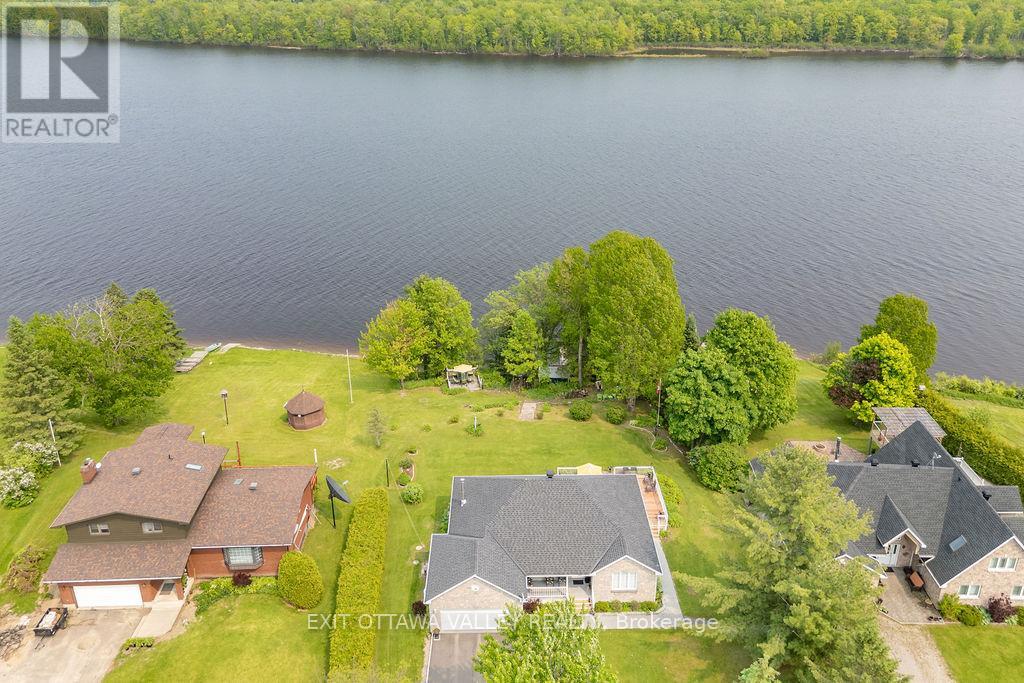 37 Lachance Trail, Whitewater Region, Ontario  K0J 1C0 - Photo 2 - X12022649