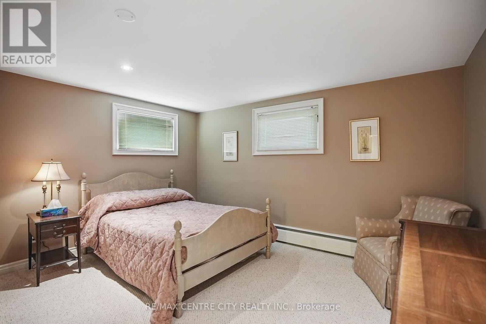 129 Wychwood Place, London North, Ontario  N6G 1S7 - Photo 29 - X12339106