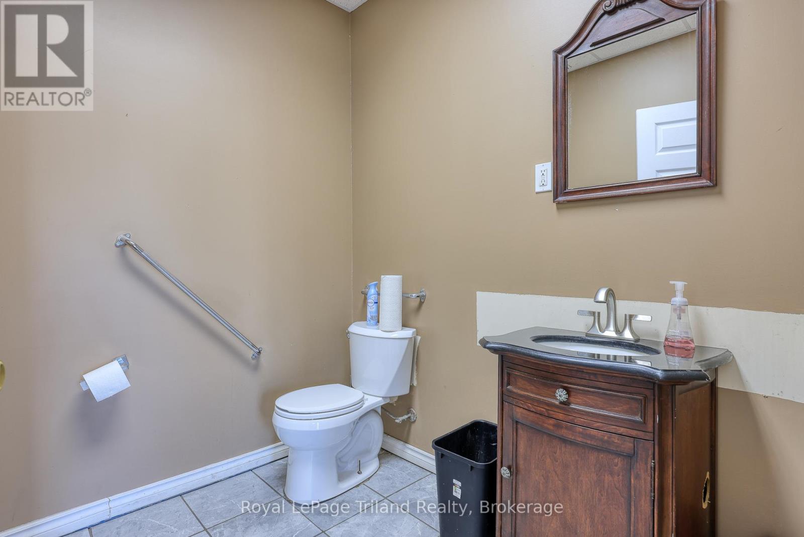 22 Charles Street East Street E, Ingersoll, Ontario  N5C 1J4 - Photo 13 - X12098201