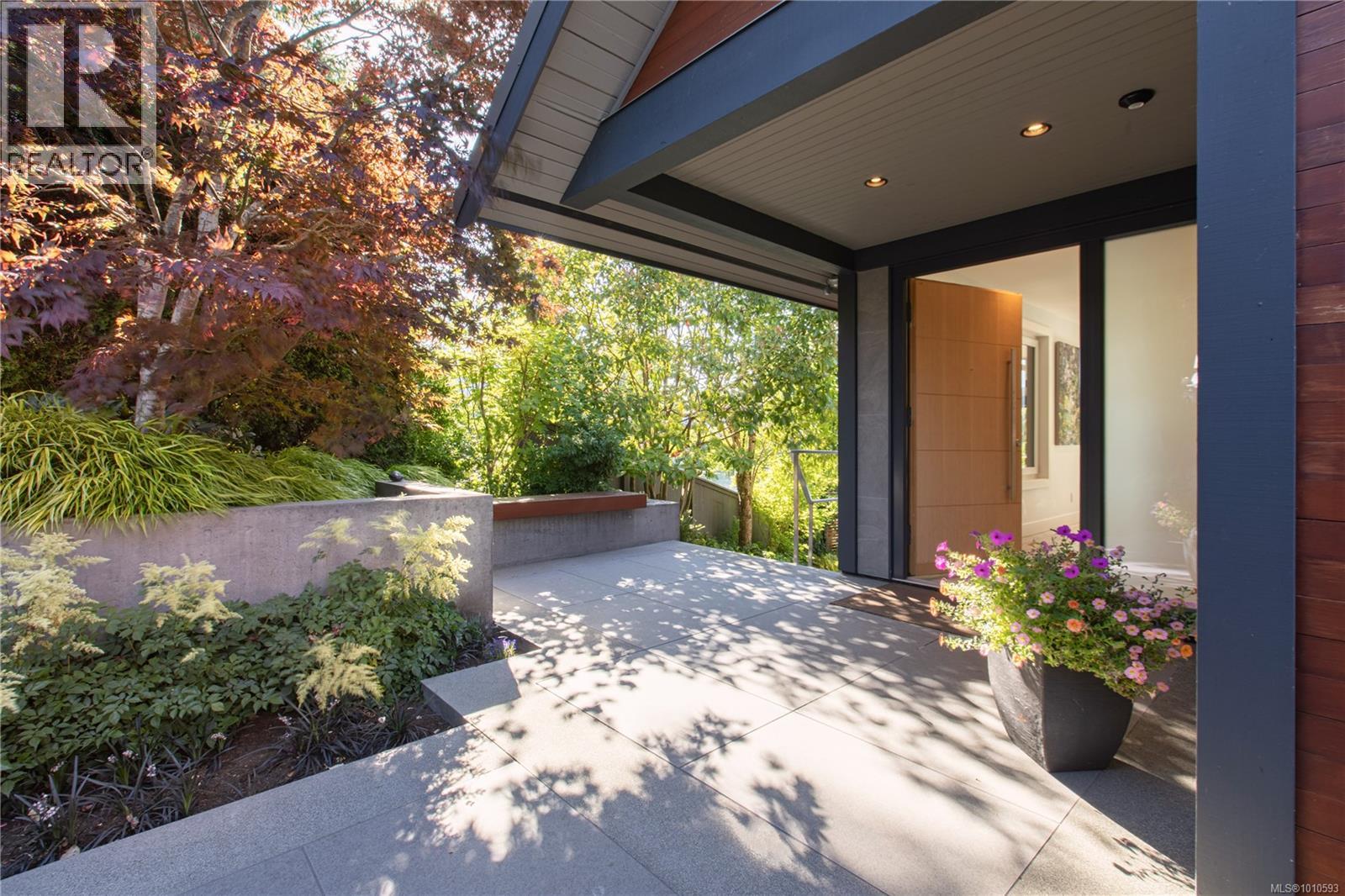 Property at 1069 Trillium Rd image 3