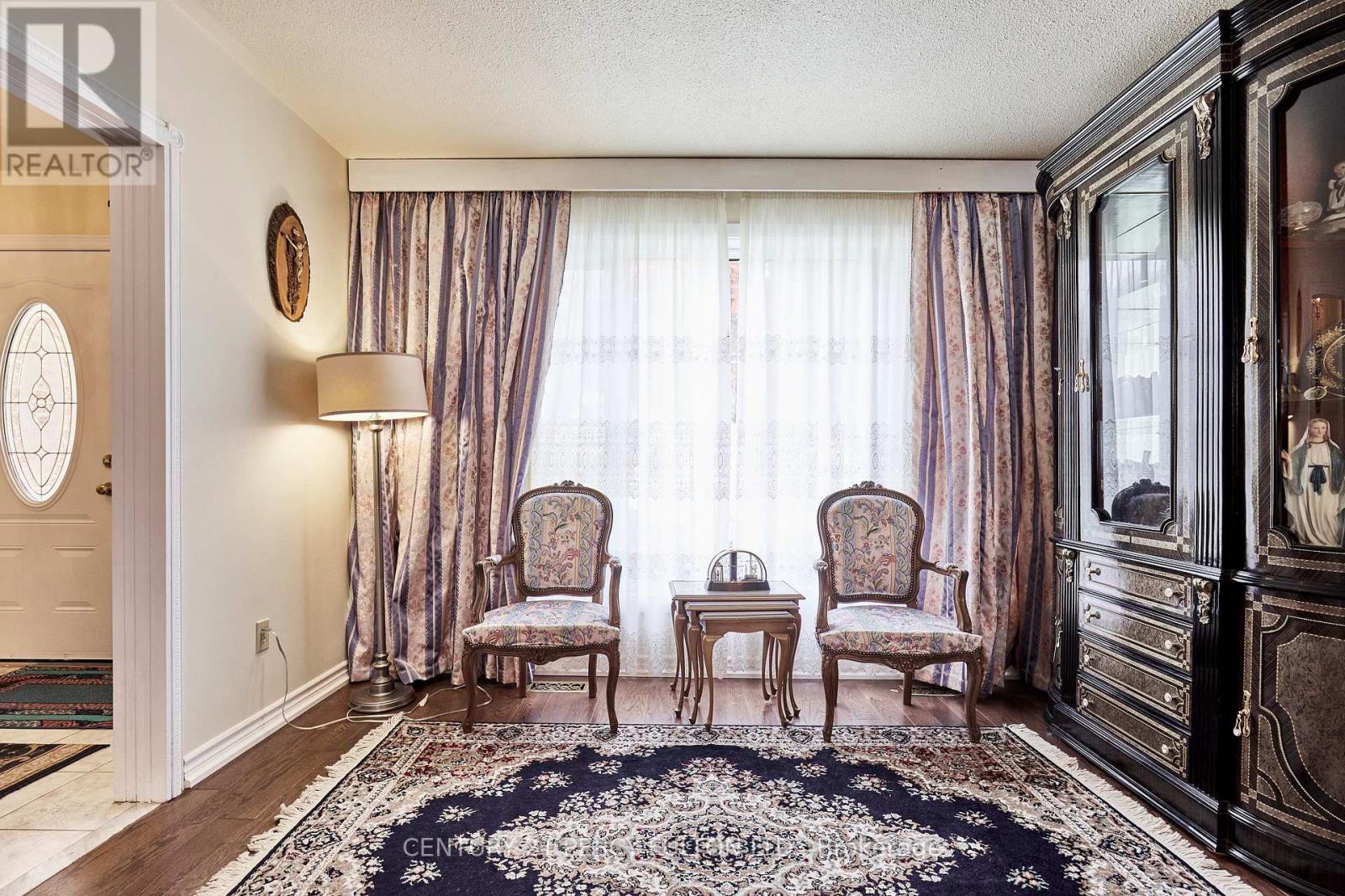 40 Farmview Crescent, Toronto, Ontario  M2J 1G4 - Photo 8 - C12338971