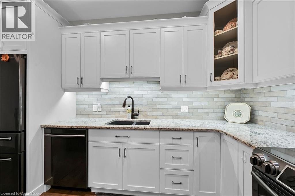 156 St. Michaels Street, Delhi, Ontario  N4B 0A3 - Photo 7 - 40759580